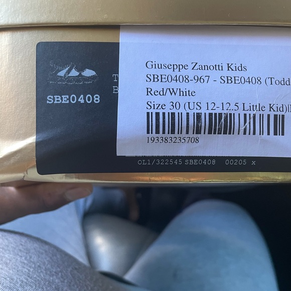 Authentic shoes color red and white size 12.5 a kid shoe brand new - Picture 2 of 6